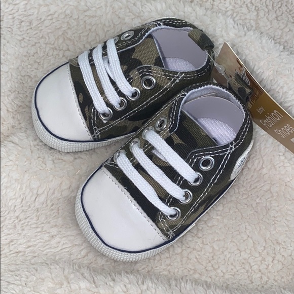 Infant Canvas Soft Sole Sneakers - Picture 1 of 4